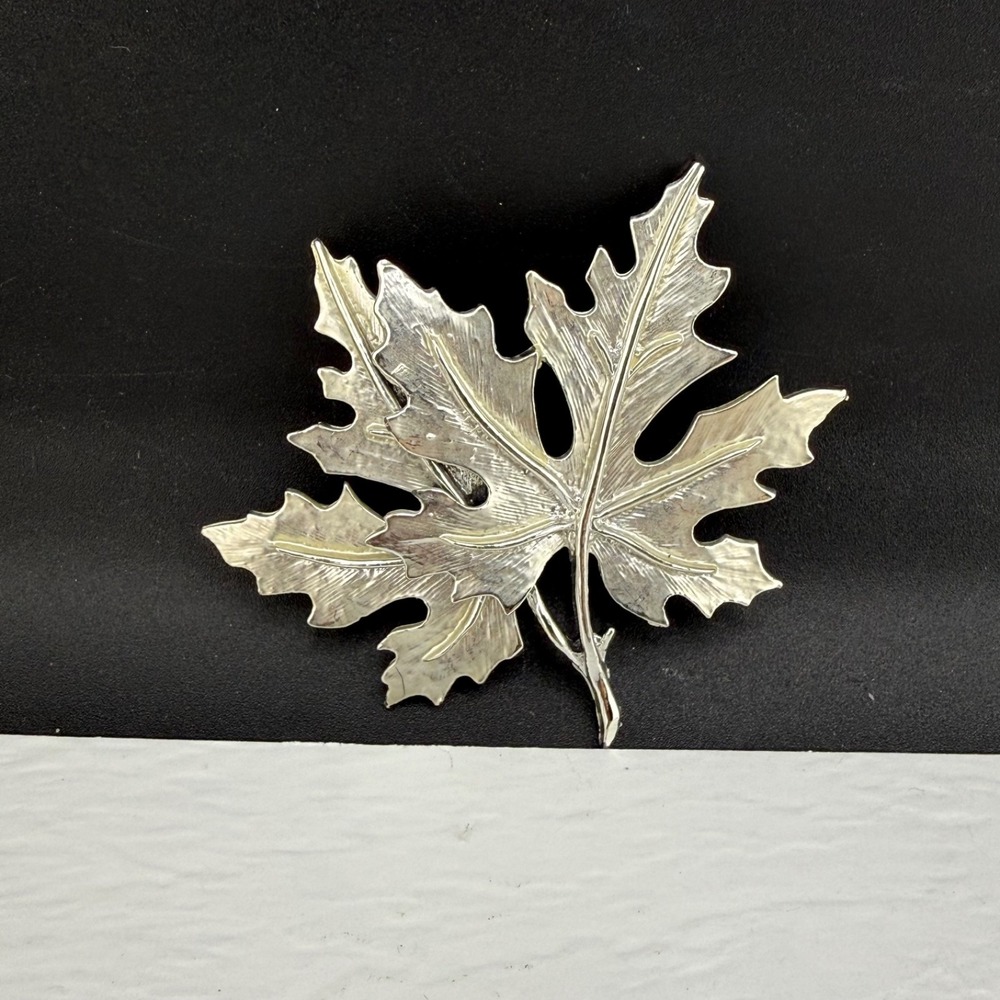 Vintage Estate Leaf Brooch Silver Tone Textured Nature Fall Autumn 3in